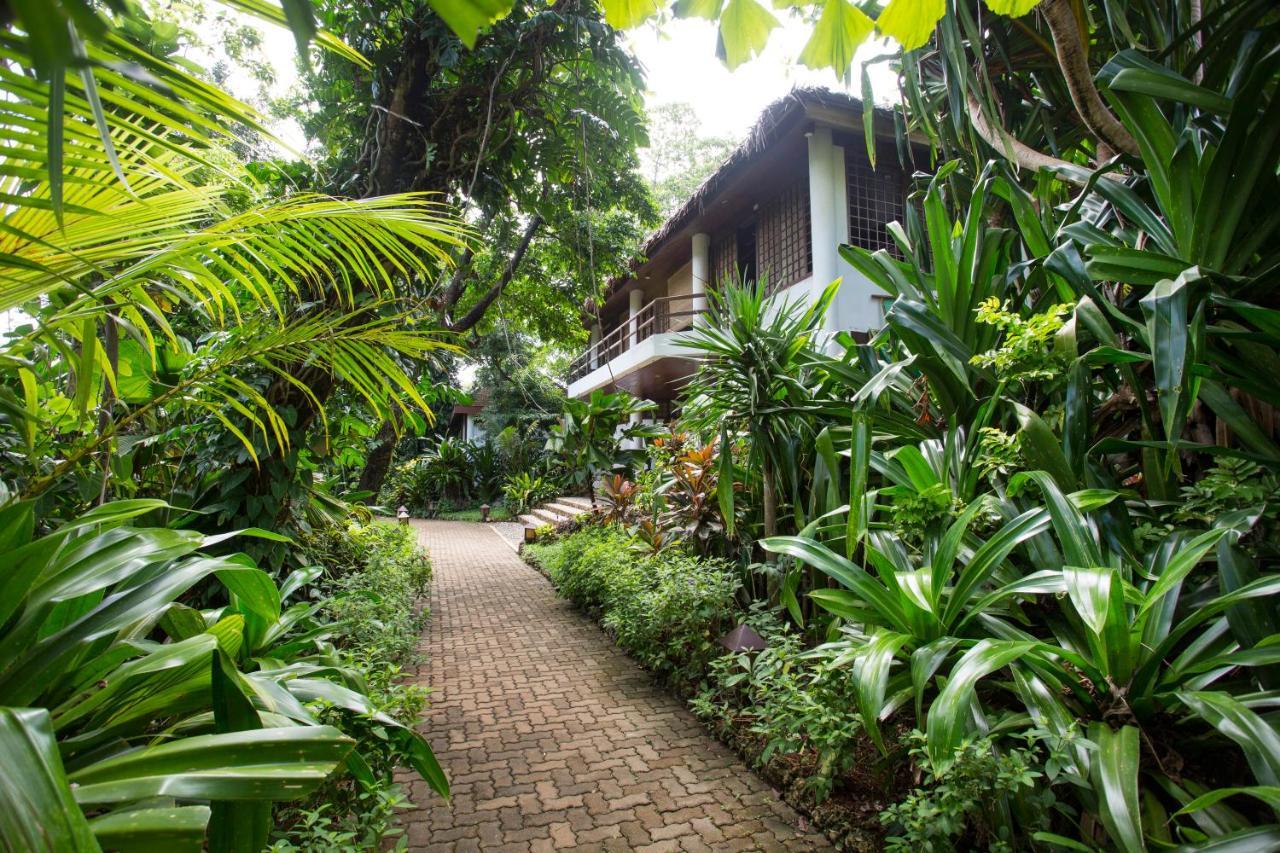 Mandala Spa & Resort Villas Manoc-Manoc 外观 照片
