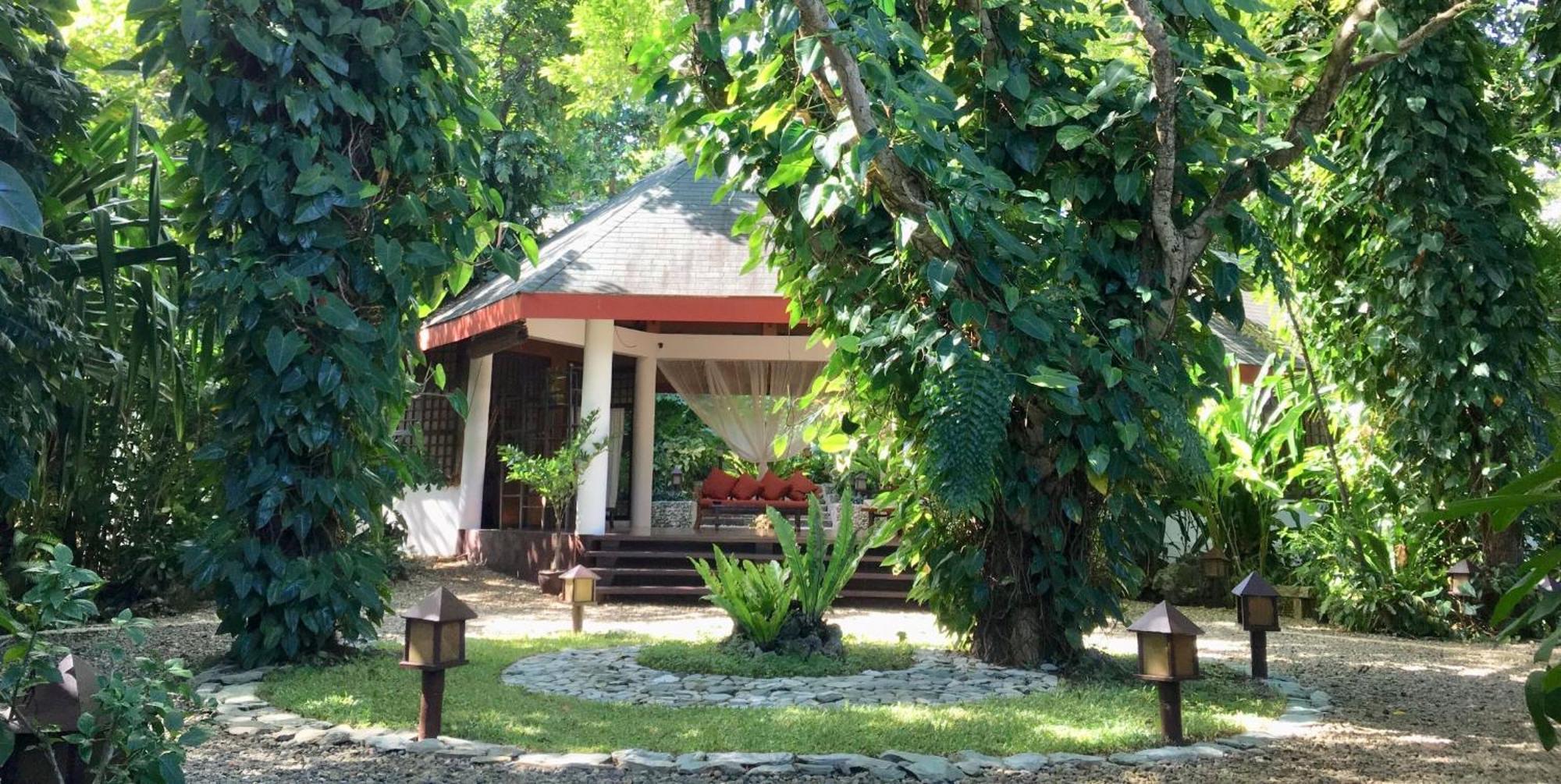 Mandala Spa & Resort Villas Manoc-Manoc 外观 照片