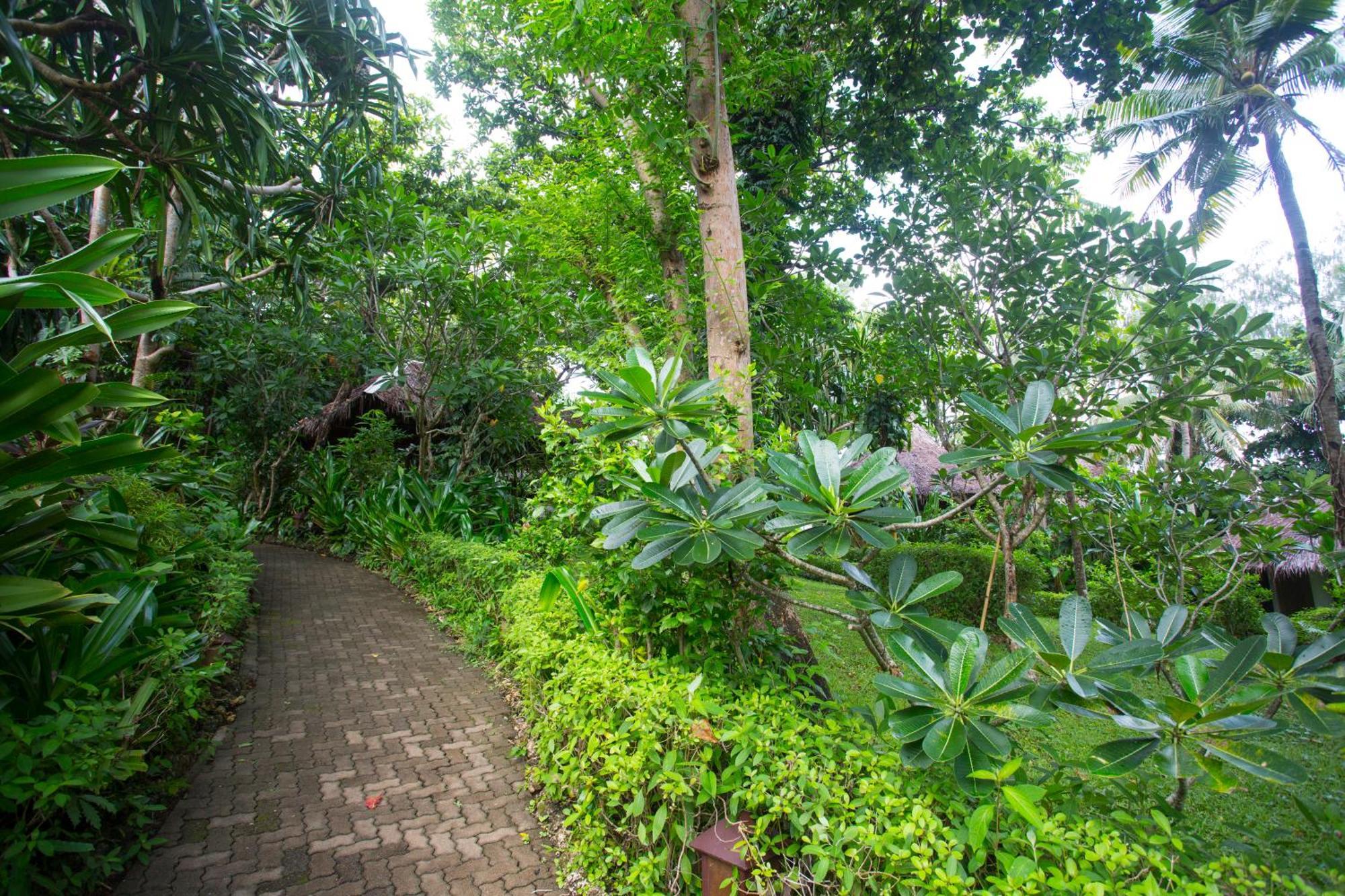 Mandala Spa & Resort Villas Manoc-Manoc 外观 照片
