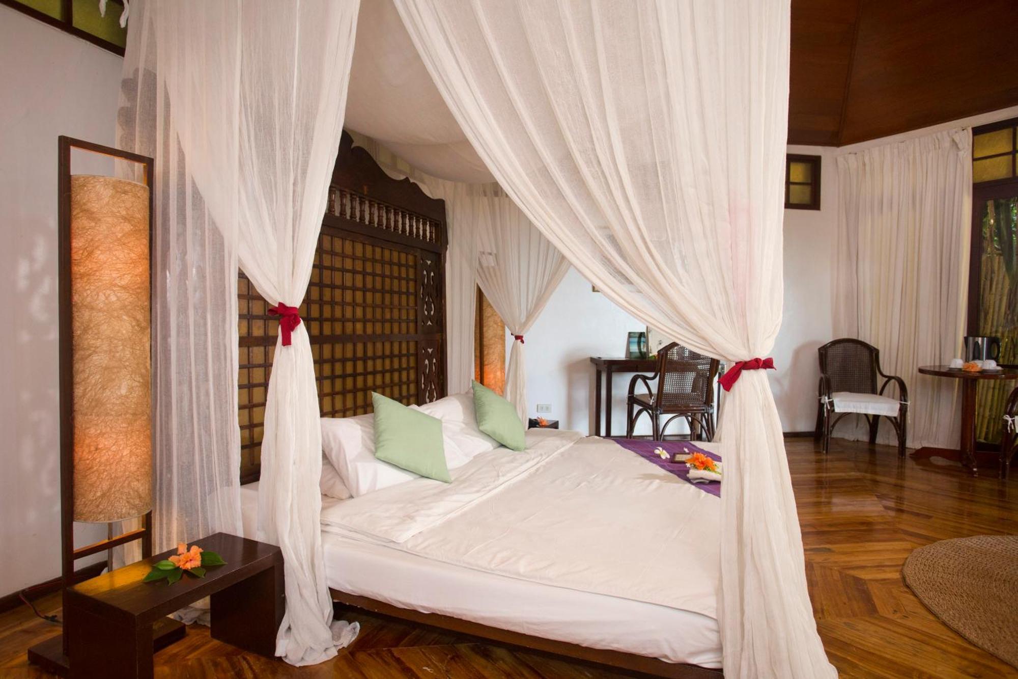 Mandala Spa & Resort Villas Manoc-Manoc 外观 照片