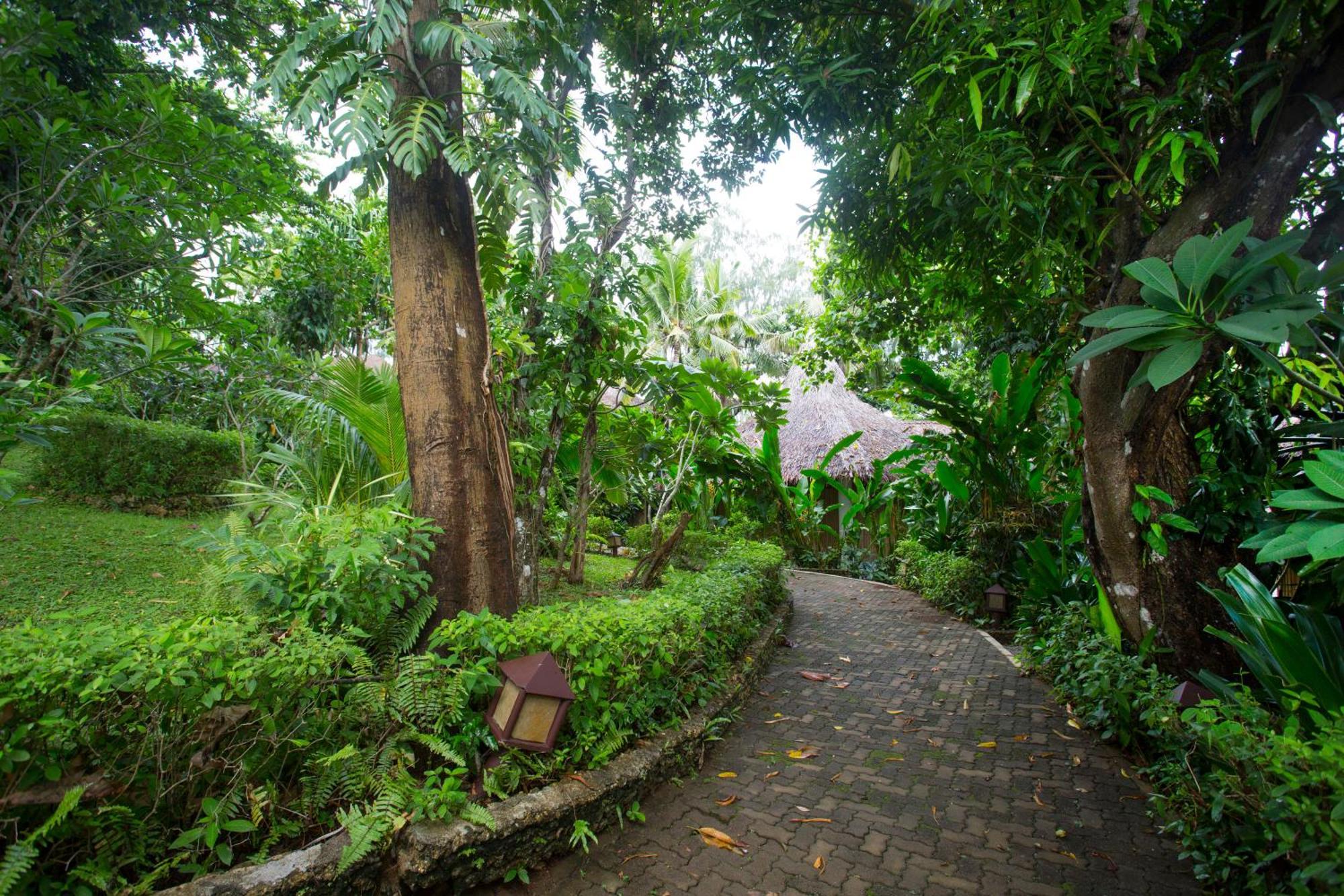 Mandala Spa & Resort Villas Manoc-Manoc 外观 照片