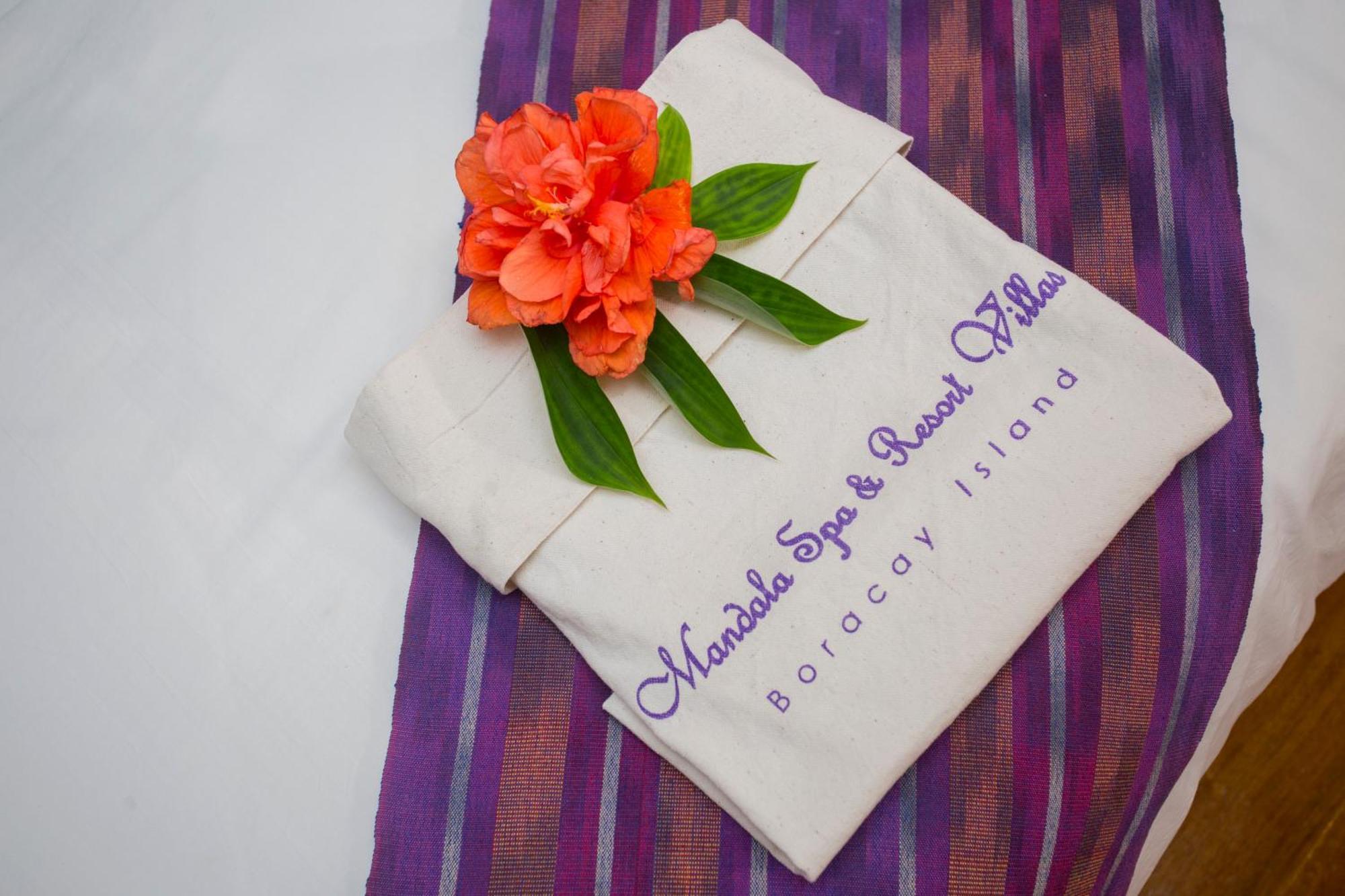 Mandala Spa & Resort Villas Manoc-Manoc 外观 照片
