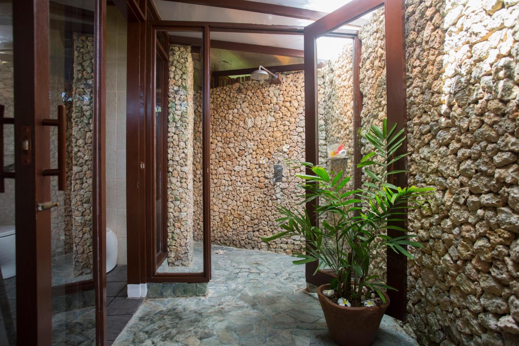 Mandala Spa & Resort Villas Manoc-Manoc 外观 照片
