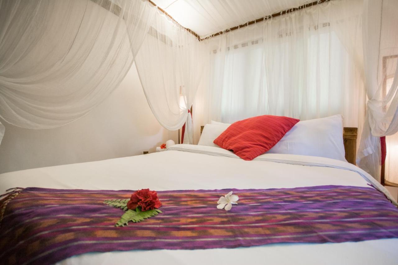Mandala Spa & Resort Villas Manoc-Manoc 外观 照片